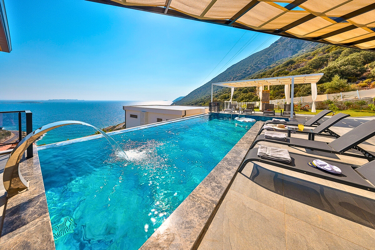 Kalkan Deniz Manzaralı Villalar