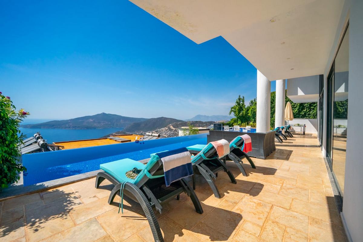 Fethiye deniz manzaralı kiralık villa özel havuzlu lüks villa