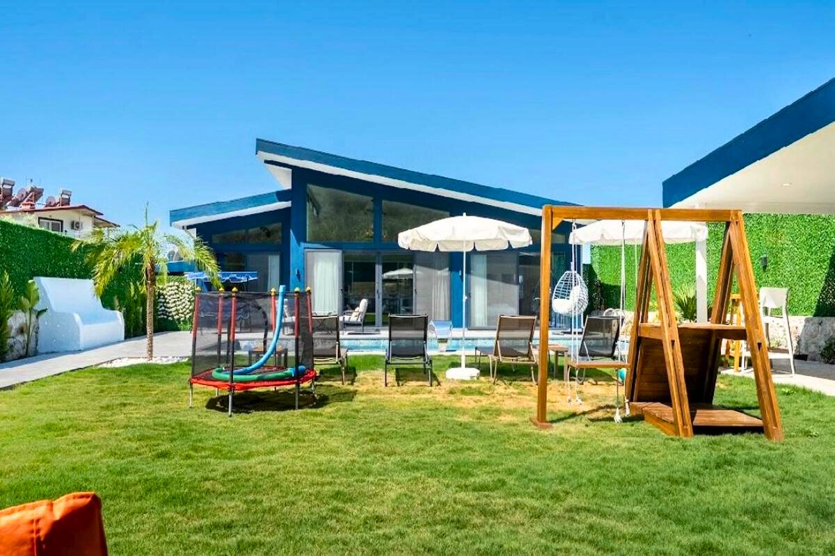Fethiye kiralık villa bahçeli özel havuzlu geniş aile tatil villası