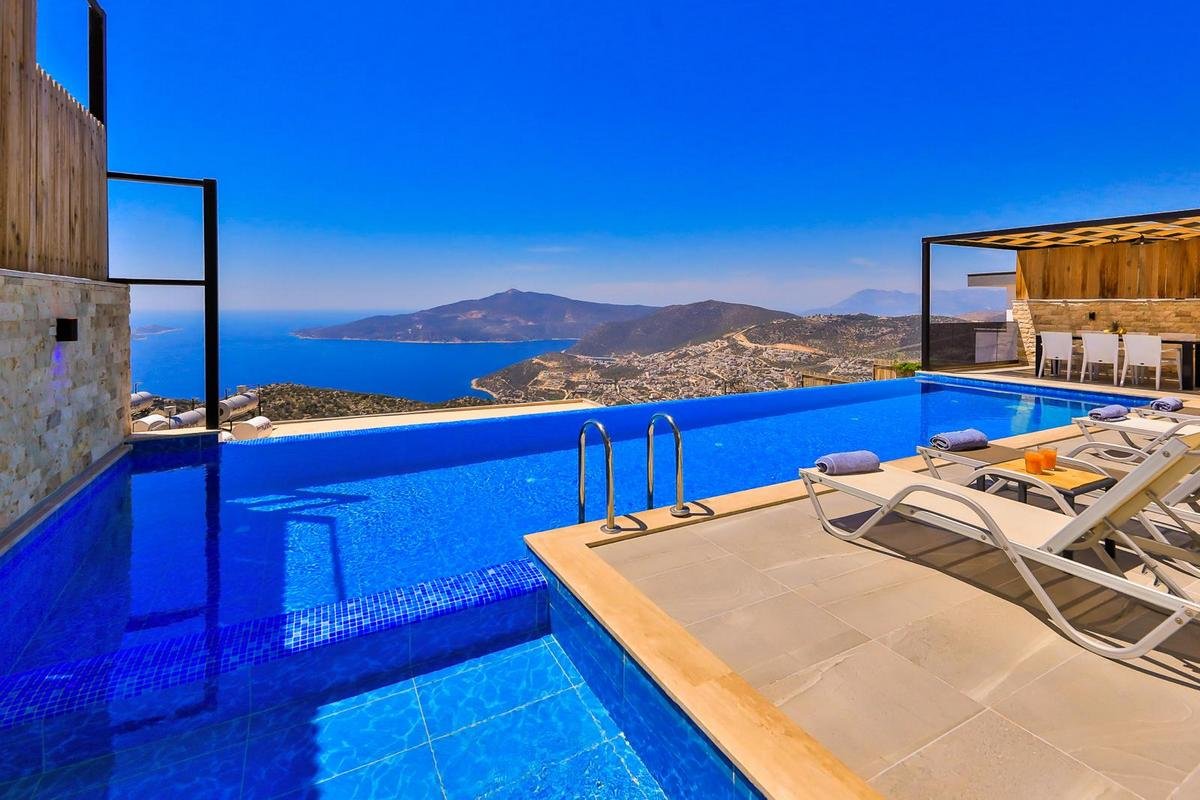 Fethiye kiralık villa deniz manzaralı lüks tatil villası