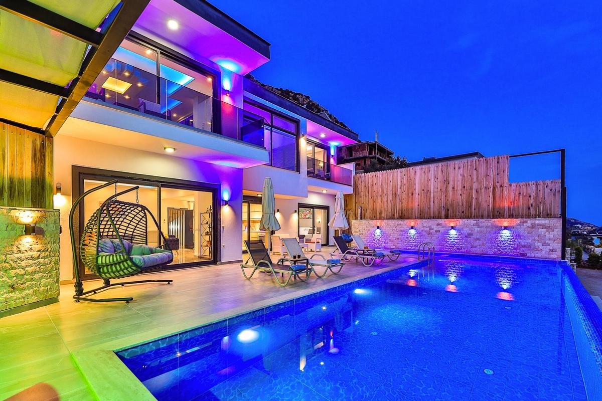 Fethiye kiralık villa özel havuzlu modern villa tatili