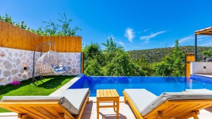 Villa Nightfall  (2352)