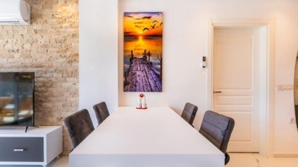 Villa Nightfall  (2352)