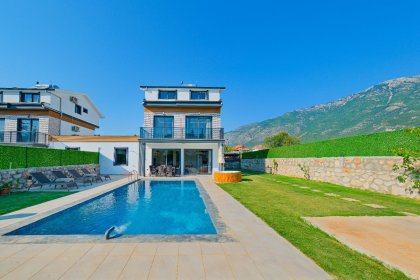 Villa Sahne (2344)