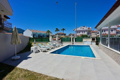 Villa Taraya 2 (1989)