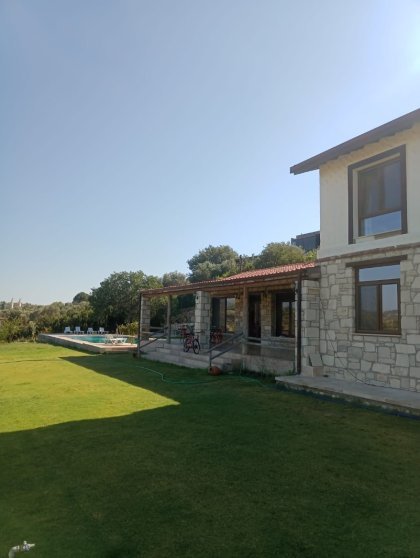 Villa Teos Art (1551)